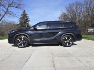 TOYOTA HIGHLANDER